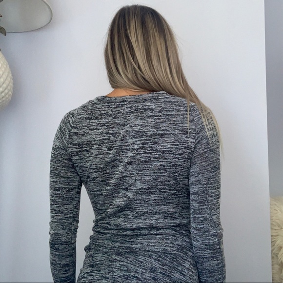 Aritzia Wilfred Free Long Sleeve Peephole Top - Picture 6 of 9